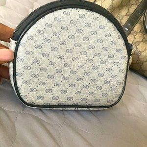 Vintage GUCCI change purse. Can be used for cards